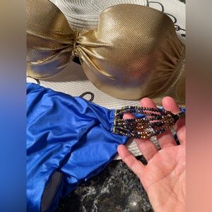 Mix and match VS top and beach bunny bottoms 
36D/Xl bottoms